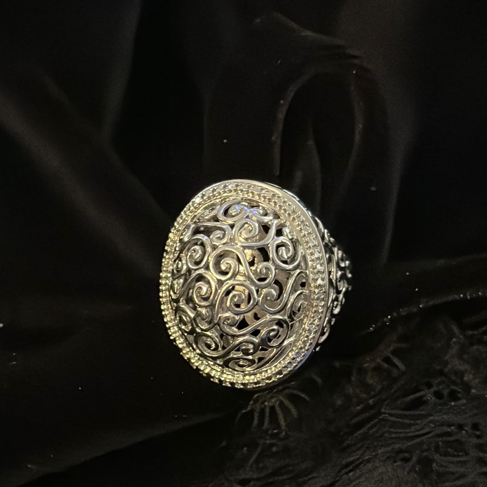 - 925 Sterling Silver Domed Filigree Scroll work Ring SZ.4-5